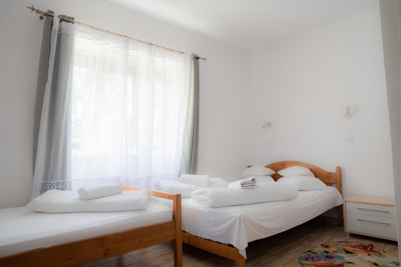 Hotel Denisa & Rares Tasnad Exterior foto